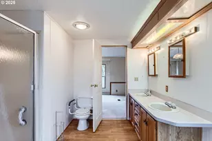 18485 SW Pacific Dr, Tualatin, OR 97062 - Photo 22