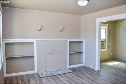 515 N Riverside Ave, Medford, OR 97501 - Photo 2