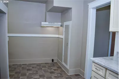 515 N Riverside Ave, Medford, OR 97501 - Photo 4