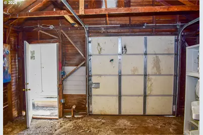 515 N Riverside Ave, Medford, OR 97501 - Photo 8