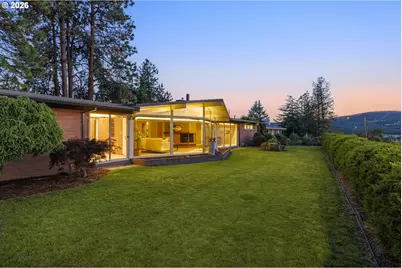 314 W Scenic Dr, The Dalles, OR 97058 - Photo 1