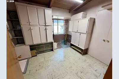 12825 SE Lincoln St, Portland, OR 97233 - Photo 30