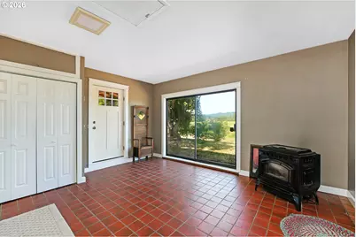 34579 E Columbia Ave, Scappoose, OR 97056 - Photo 20