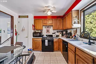 2330 SE Paloma Dr, Gresham, OR 97080 - Photo 8