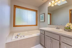 1811 NW 19th St, Gresham, OR 97030 - Photo 22