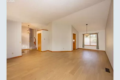 1811 NW 19th St, Gresham, OR 97030 - Photo 8