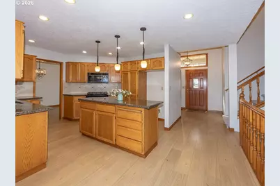 1811 NW 19th St, Gresham, OR 97030 - Photo 10