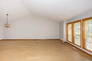 1811 NW 19th St, Gresham, OR 97030 - Photo 4