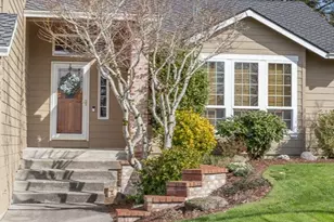 1811 NW 19th St, Gresham, OR 97030 - Photo 2