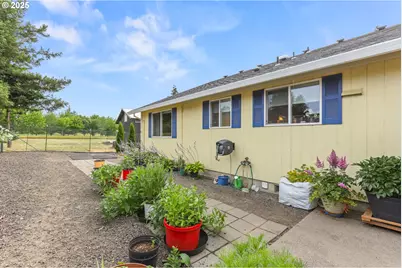 709 S Park St, Carlton, OR 97111 - Photo 12