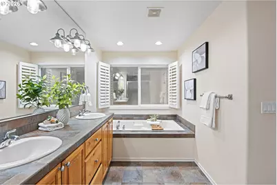 14992 SW Lookout Dr, Portland, OR 97224 - Photo 38