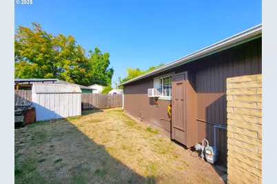 4749 Royal Ave, Eugene, OR 97402 - Photo 12