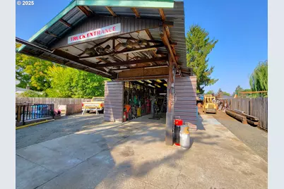 4749 Royal Ave, Eugene, OR 97402 - Photo 14