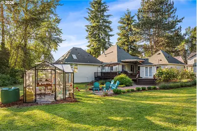1054 NE Faloma Rd, Portland, OR 97211 - Photo 34