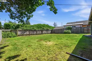 638 Commercial St, North Bend, OR 97459 - Photo 28