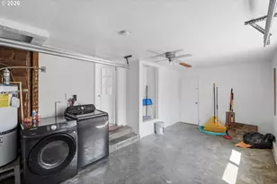 638 Commercial St, North Bend, OR 97459 - Photo 22
