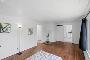 638 Commercial St, North Bend, OR 97459 - Photo 10