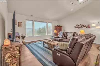 350 Powder Hill Dr, Kalama, WA 98625 - Photo 10