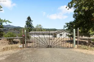 177 Spur Dr, Roseburg, OR 97471 - Photo 2