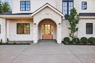 1050 Atwater Rd, Lake Oswego, OR 97034 - Photo 2