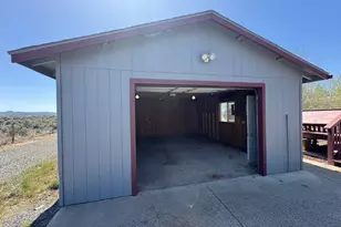 85474 Christmas Valley Hwy, Silver Lake, OR 97638 - Photo 32
