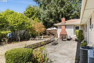 415 NE 116th Pl, Portland, OR 97220 - Photo 32