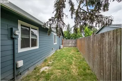 1023 Josephine St E, Monmouth, OR 97361 - Photo 30