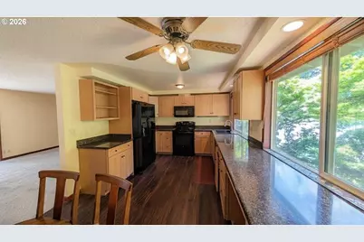 4739 Larkwood St, Eugene, OR 97405 - Photo 8