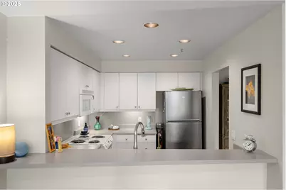 1718 NE 11th Ave #313, Portland, OR 97212 - Photo 12