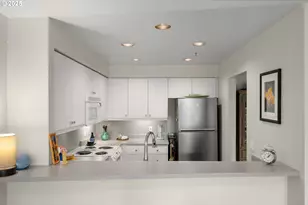 1718 NE 11th Ave, Portland, OR 97212 - Photo 12