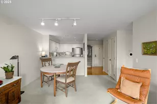 1718 NE 11th Ave, Portland, OR 97212 - Photo 8