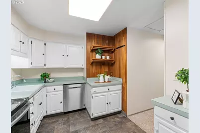 2610 NE 107th Ave, Portland, OR 97220 - Photo 22