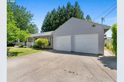 2610 NE 107th Ave, Portland, OR 97220 - Photo 2