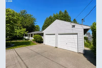 2610 NE 107th Ave, Portland, OR 97220 - Photo 4