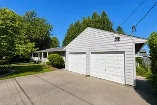 2610 NE 107th Ave, Portland, OR 97220 - Photo 4