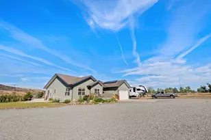 61597 Hwy 237, Cove, OR 97824 - Photo 1