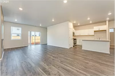 2897 U St, Springfield, OR 97477 - Photo 16