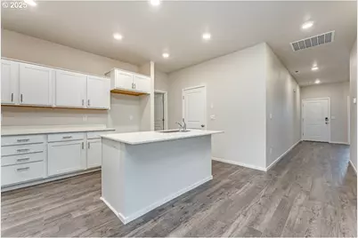 2897 U St, Springfield, OR 97477 - Photo 10