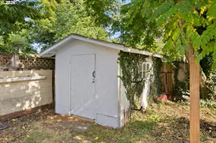 915 N Locust St, Canby, OR 97013 - Photo 28