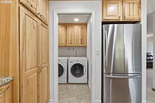 404 S Columbia Dr, Woodburn, OR 97071 - Photo 12