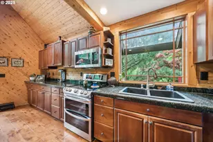 30625 SW Riverwood Dr, West Linn, OR 97068 - Photo 16