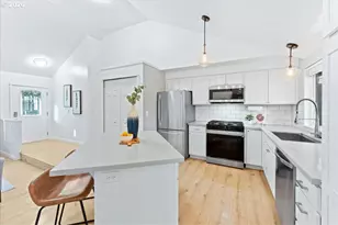 12155 SW Katherine St, Tigard, OR 97223 - Photo 10
