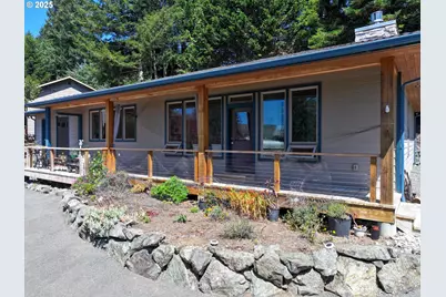 929 Old County Rd, Brookings, OR 97415 - Photo 10