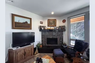 929 Old County Rd, Brookings, OR 97415 - Photo 14