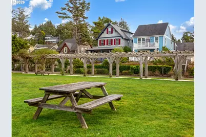 2746 SW Barnacle Ave, Lincoln City, OR 97367 - Photo 38