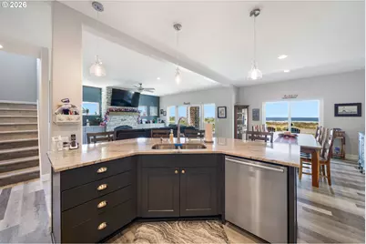 30516 Old Coast Rd, Gold Beach, OR 97444 - Photo 10