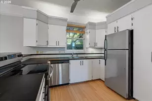 2606 SE Pine St, Portland, OR 97214 - Photo 8