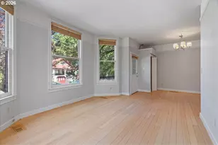 2606 SE Pine St, Portland, OR 97214 - Photo 4