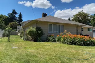 930 Laurelhurst Dr, Eugene, OR 97402 - Photo 2