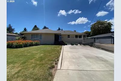 930 Laurelhurst Dr, Eugene, OR 97402 - Photo 4